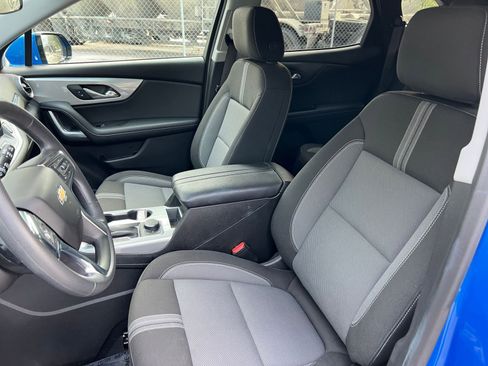 Used 2025 Chevrolet Blazer LT image 32