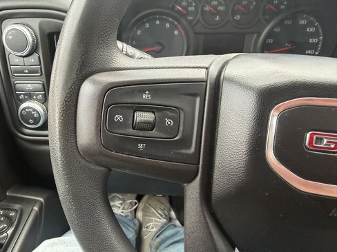 Used 2020 GMC Sierra 2500 4WD Crew Cab 159 w/ Convenience Package image 27