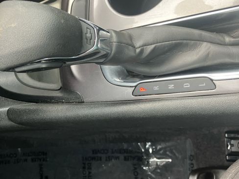 Used 2022 Chevrolet Malibu LS FWD image 12