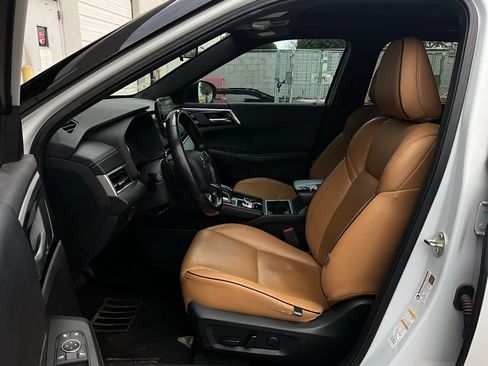 Used 2022 Mitsubishi Outlander SE image 9