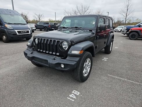 Used 2023 Jeep Wrangler Sport S image 3
