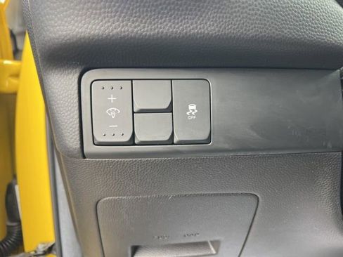 Used 2015 Kia Soul + image 10