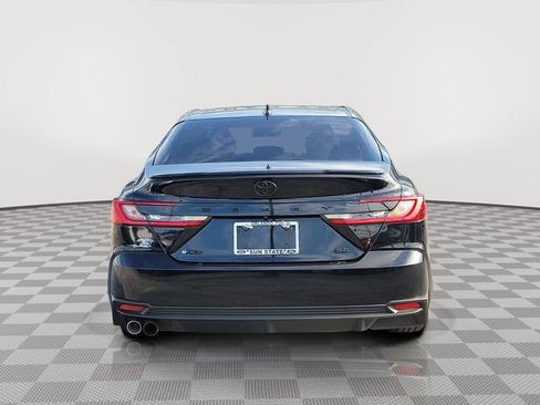 Used 2025 Toyota Camry SE w/ Convenience Package FWD image 5