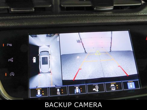 Used 2022 Cadillac XT6 Premium Luxury image 18