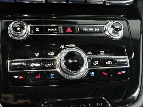 Used 2022 Lincoln Corsair Standard w/ Equipment Group 101A image 45