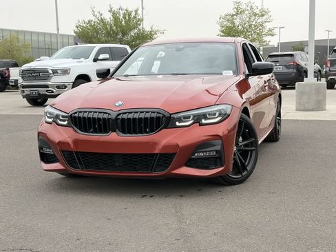Used 2022 BMW 330i Sedan w/ M Sport Package RWD image 3
