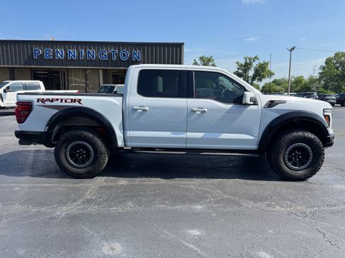 Used 2025 Ford F150 Raptor AWD/4WD image 8