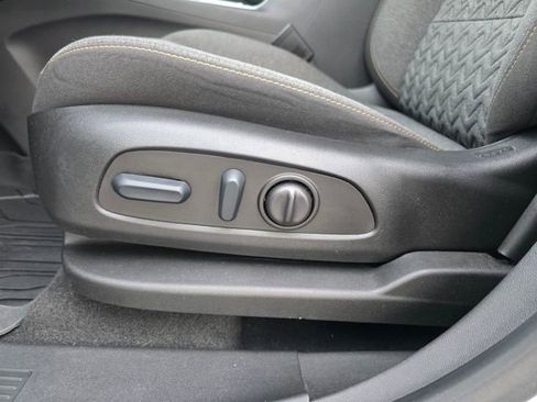 Used 2023 Chevrolet Equinox LT image 14