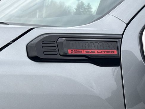 New 2026 GMC Sierra 2500 SLT w/ SLT Premium Package image 17