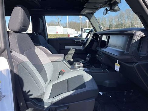 Used 2025 Ford Bronco Base image 23
