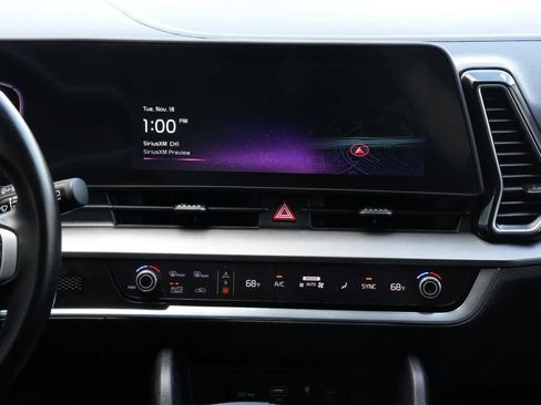 Used 2023 Kia Sportage EX image 13