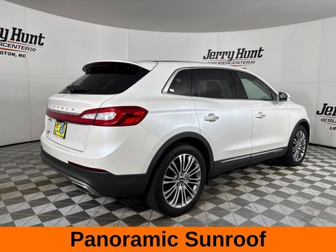 Used 2016 Lincoln MKX Reserve w/ Technology Package FWD image 5