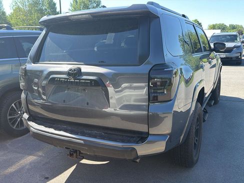 Used 2023 Toyota 4Runner TRD Off-Road Premium w/ Moonroof Package AWD/4WD image 10