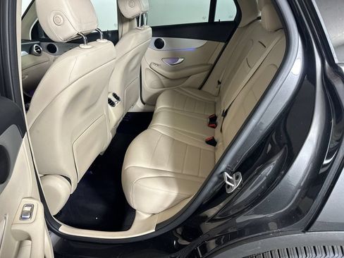 Certified 2022 Mercedes-Benz GLC 300 w/ Premium Package Lite image 23