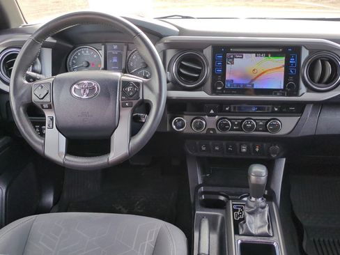 Used 2017 Toyota Tacoma SR5 image 30