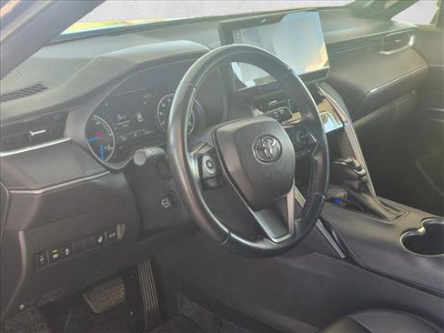 Used 2021 Toyota Venza XLE w/ Softex Package AWD/4WD image 9