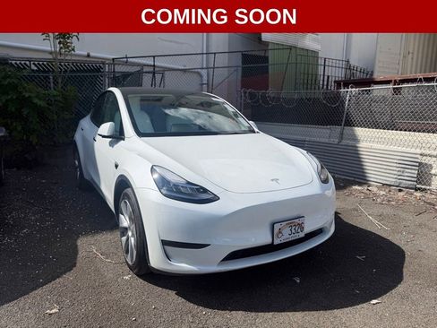 Used 2023 Tesla Model Y Long Range AWD/4WD image 1