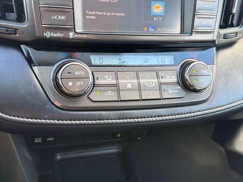 Used 2015 Toyota RAV4 XLE image 18