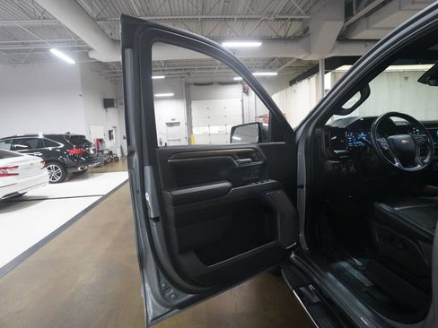Certified 2024 Chevrolet Silverado 1500 High Country w/ Technology Package AWD/4WD image 27