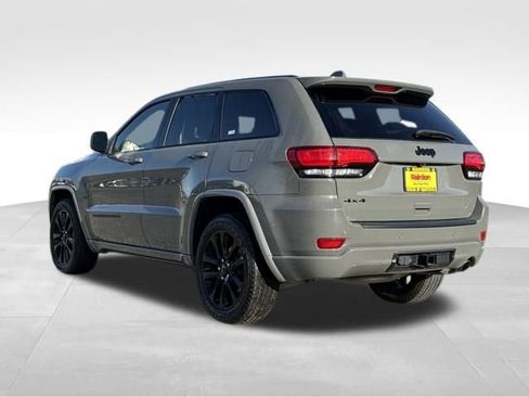 Used 2020 Jeep Grand Cherokee Altitude image 6