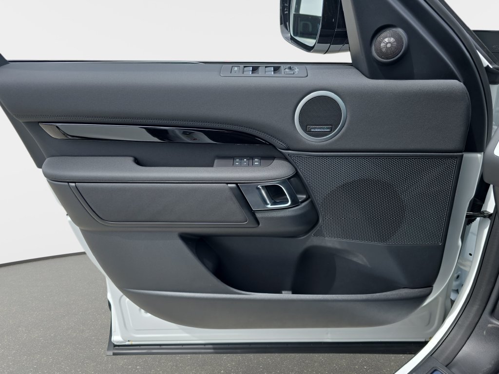 New 2026 Land Rover Discovery S AWD/4WD image 29