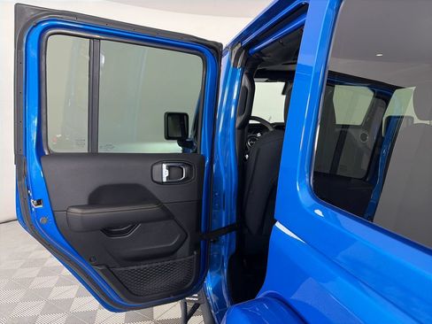 Used 2024 Jeep Wrangler Unlimited Sahara AWD/4WD image 12