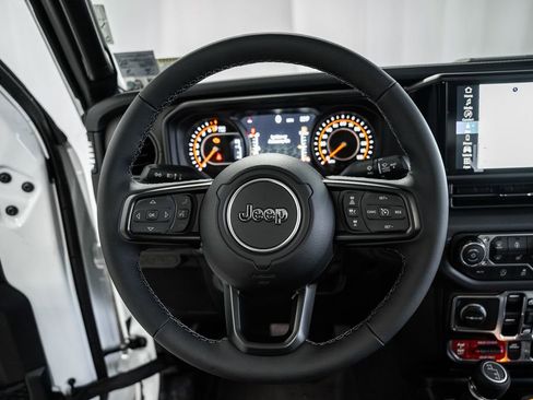 New 2026 Jeep Gladiator Mojave w/ Technology Group AWD/4WD image 29