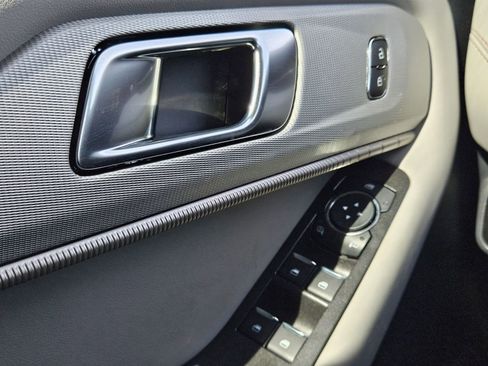 New 2026 Ford Explorer Active w/ Active Comfort Package image 14