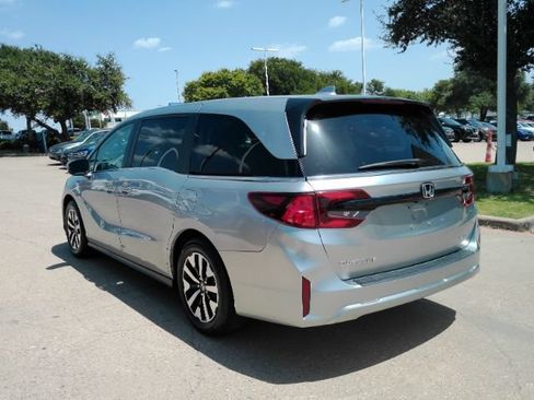 Used 2025 Honda Odyssey EX-L image 13