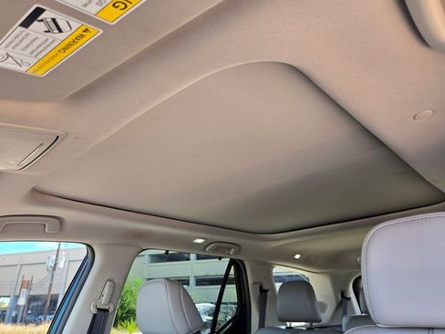 Used 2024 Honda Pilot Touring image 12