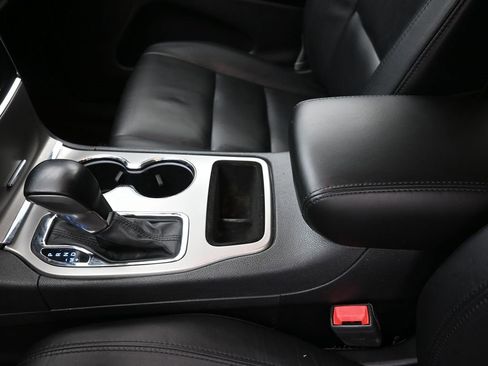 Used 2020 Jeep Grand Cherokee Limited image 20