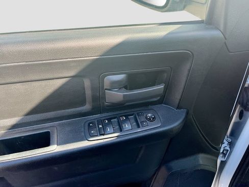 Used 2022 RAM 1500 Tradesman w/ Chrome Appearance Group RWD image 17