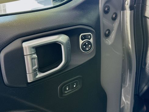 Used 2021 Jeep Wrangler Willys image 13