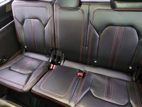 Used 2019 Ford Expedition Limited w/ Equipment Group 303A AWD/4WD image 29