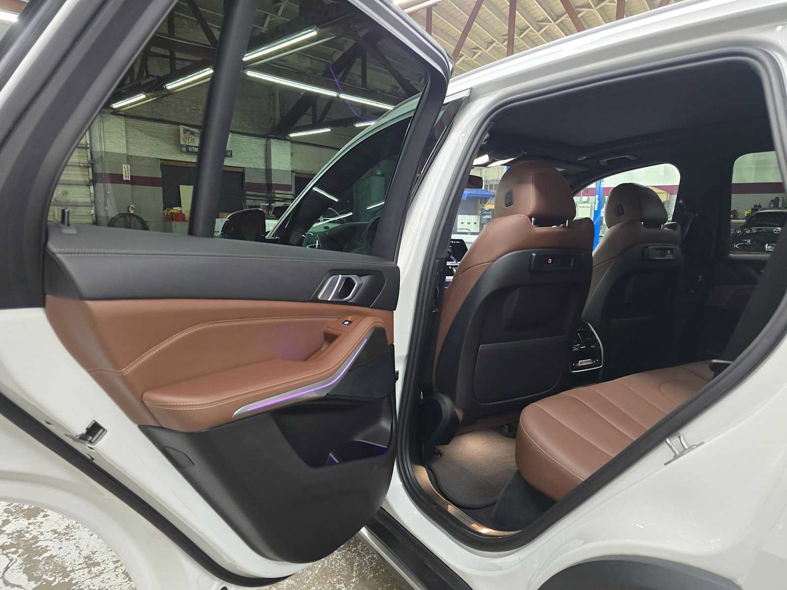 Used 2022 BMW X5 xDrive45e w/ Climate Comfort Package AWD/4WD image 15