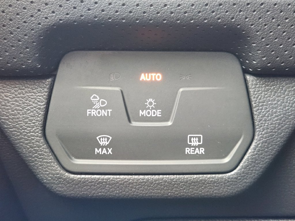 Used 2026 Volkswagen Atlas Cross Sport SE FWD image 24