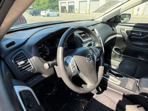 Used 2017 Nissan Altima 2.5 SV FWD image 17