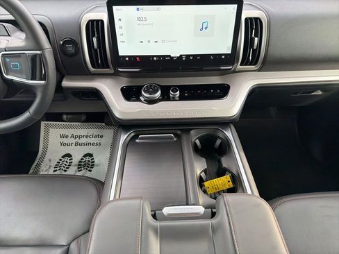 Used 2025 Ford Expedition Max Active image 15