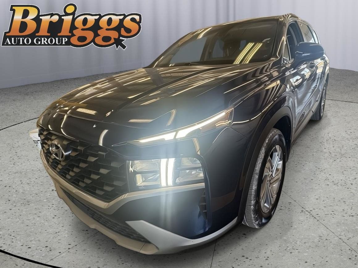 Used 2023 Hyundai Santa Fe SE FWD image 2