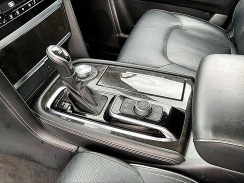 Used 2024 INFINITI QX80 Luxe image 16