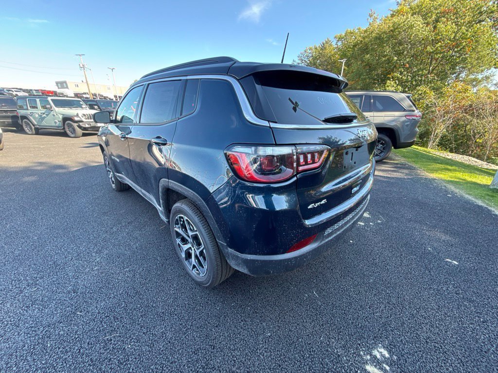 New 2026 Jeep Compass Limited AWD/4WD image 3