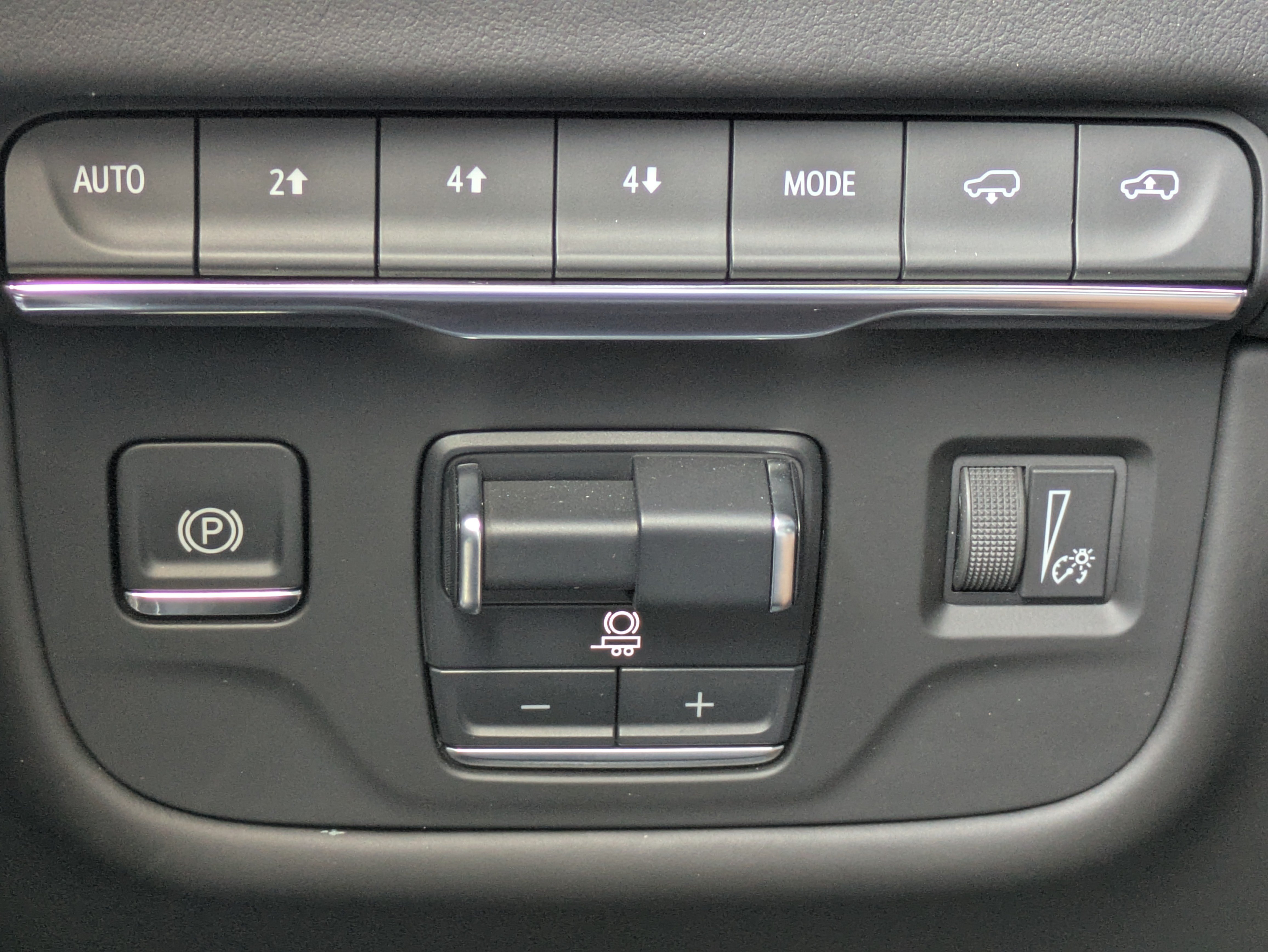 Certified 2025 Cadillac Escalade Sport Platinum w/ LPO, Floor Liner Package AWD/4WD image 24