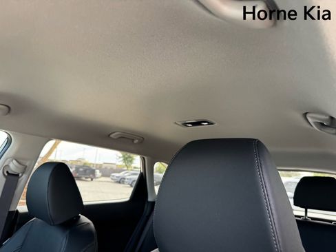 New 2026 Kia Seltos EX image 18