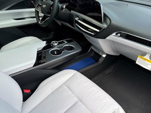 New 2026 Cadillac Lyriq Luxury image 16