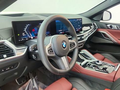 Used 2025 BMW X6 xDrive40i w/ Executive Package image 18