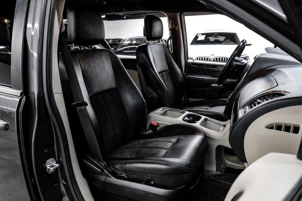 Used 2019 Dodge Grand Caravan SXT FWD image 37