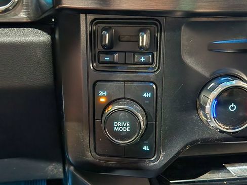 Used 2024 Ford F350 Lariat AWD/4WD image 40