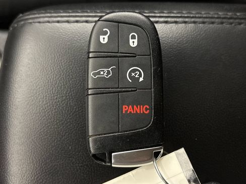 Used 2020 Jeep Grand Cherokee Altitude AWD/4WD image 33
