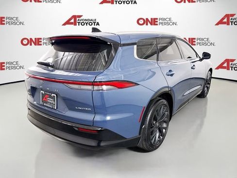 Certified 2025 Toyota Crown Signia AWD/4WD image 7