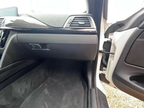 Used 2018 BMW M4 Convertible image 62